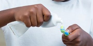 Anvisa suspende creme dental da Colgate após relatos de lesões e inflamações