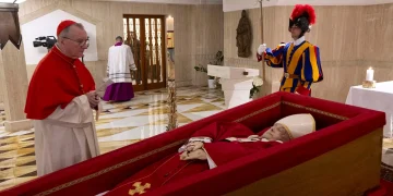 Papa Francisco morreu ao sofrer AVC seguido de coma e colapso cardiovascular: entenda as causas da morte