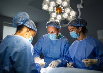 Homem tem metástase após descobrir que recebeu fígado com câncer em transplante