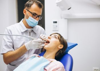 Adeus ao motorzinho? Superlaboratório brasileiro impulsiona solução que trata cárie sem dor; entenda