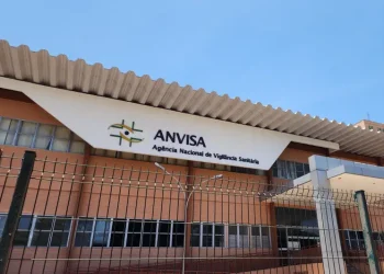 Anvisa proíbe picolé e produtos de limpeza por riscos à saúde; veja quais