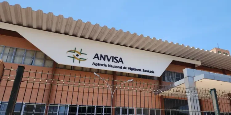 Anvisa proíbe picolé e produtos de limpeza por riscos à saúde; veja quais